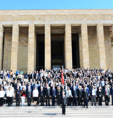 Atabey19 Gençlik Kültür Ocakları Genel Başkanı Kahveci, Yurt Çapındaki ve Avrupa’daki Bağlı Bütün Ocakların Üye ve Teşkilat Temsilcileriyle Birlikte Anıtkabir’de